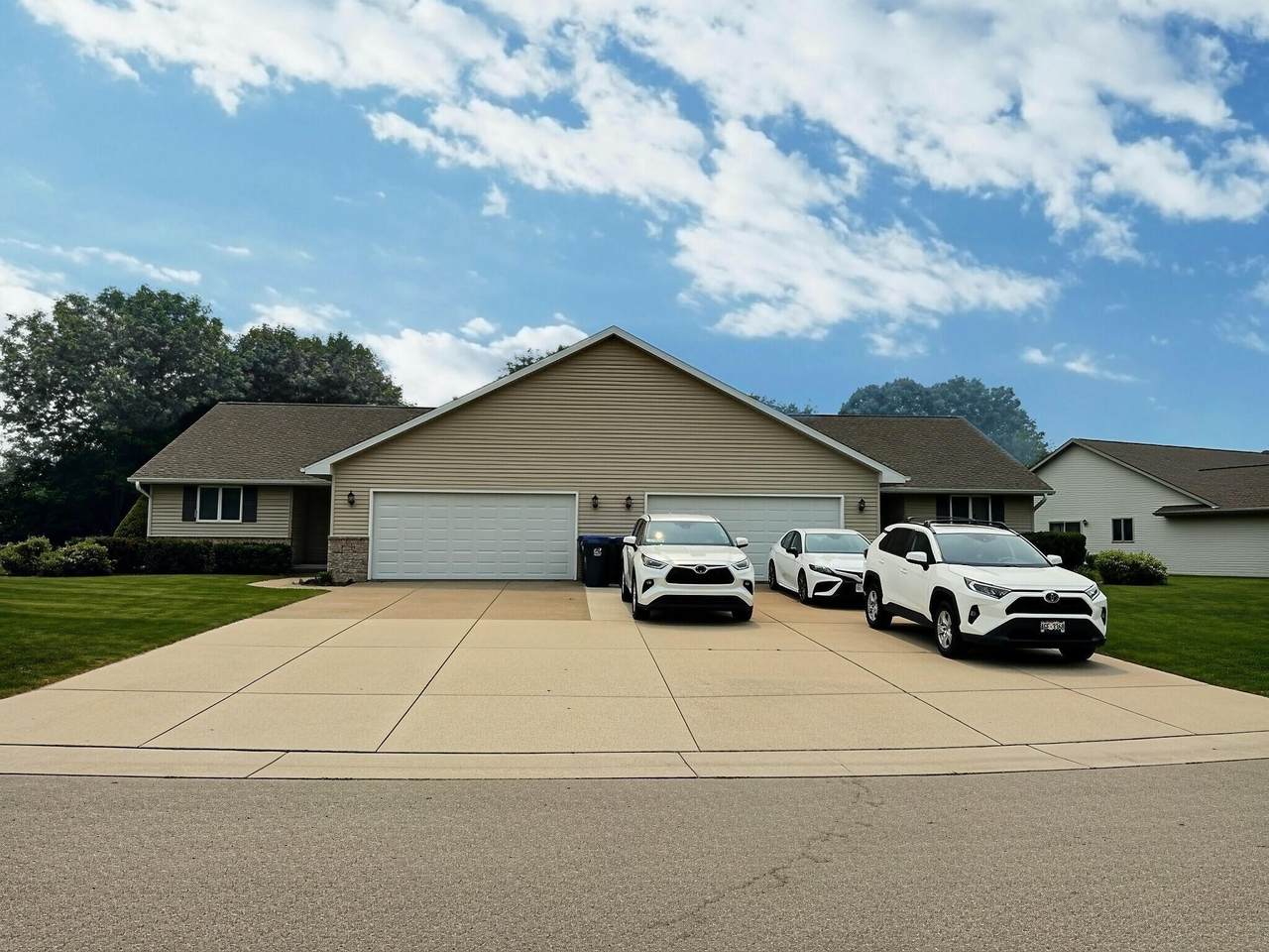 W3181 Westowne Court - Photo 1