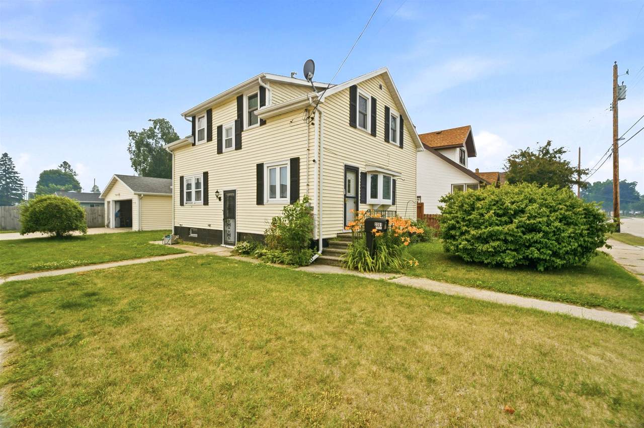 2201 11TH Street - Photo 1