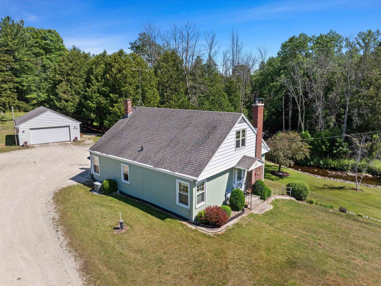 142 County Highway S - Photo 1