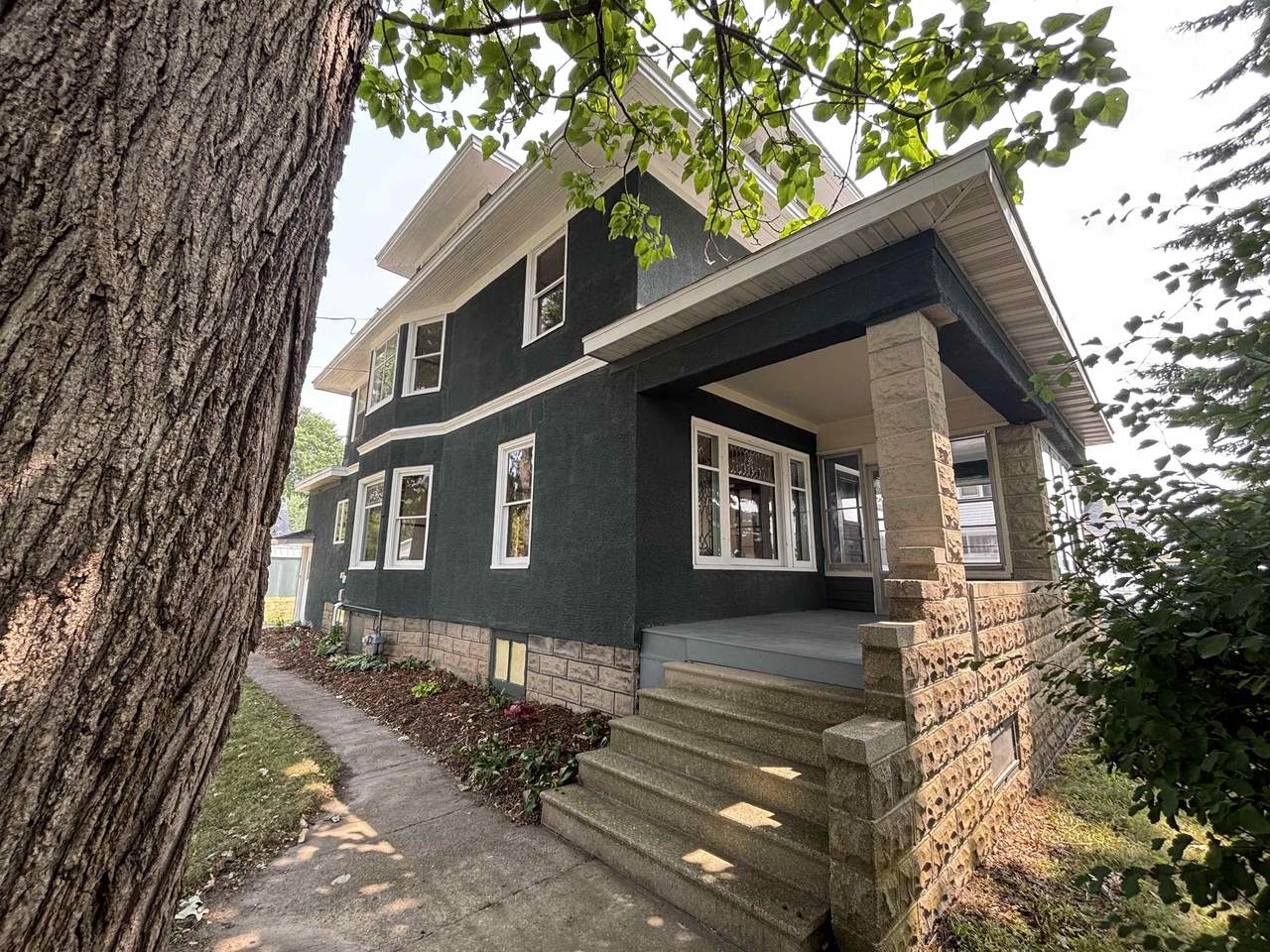 300 Main Street - Photo 1