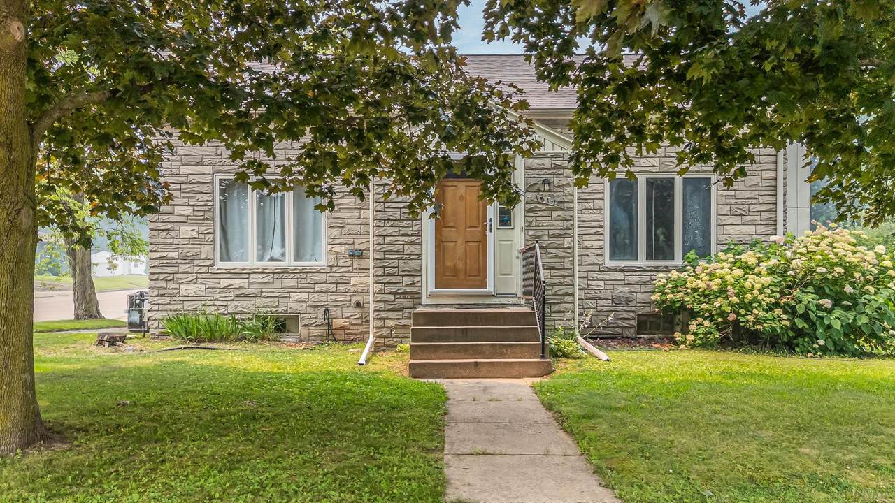 1517 Division Street - Photo 1