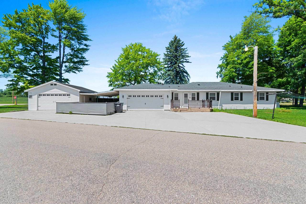 W5184 Shady Lane - Photo 1