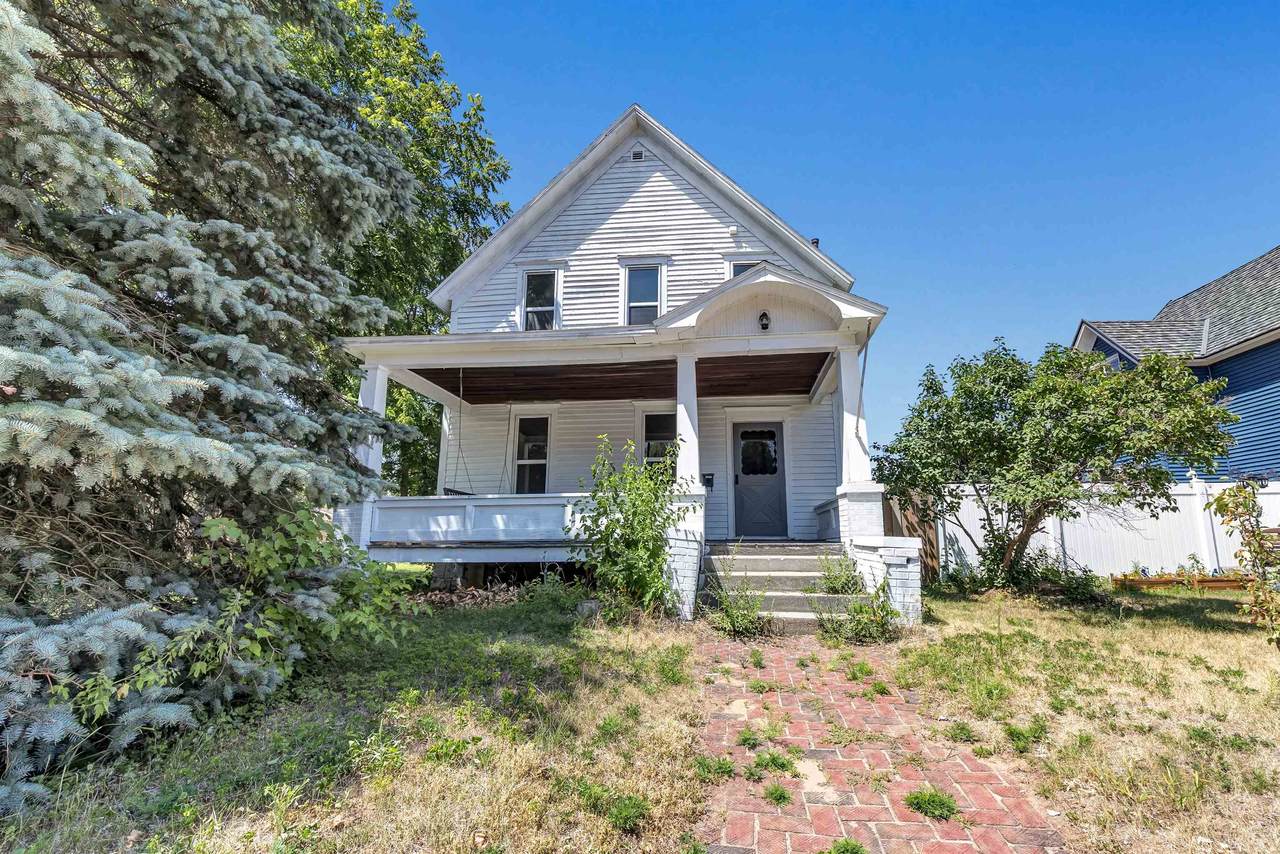 741 Marinette Avenue - Photo 1