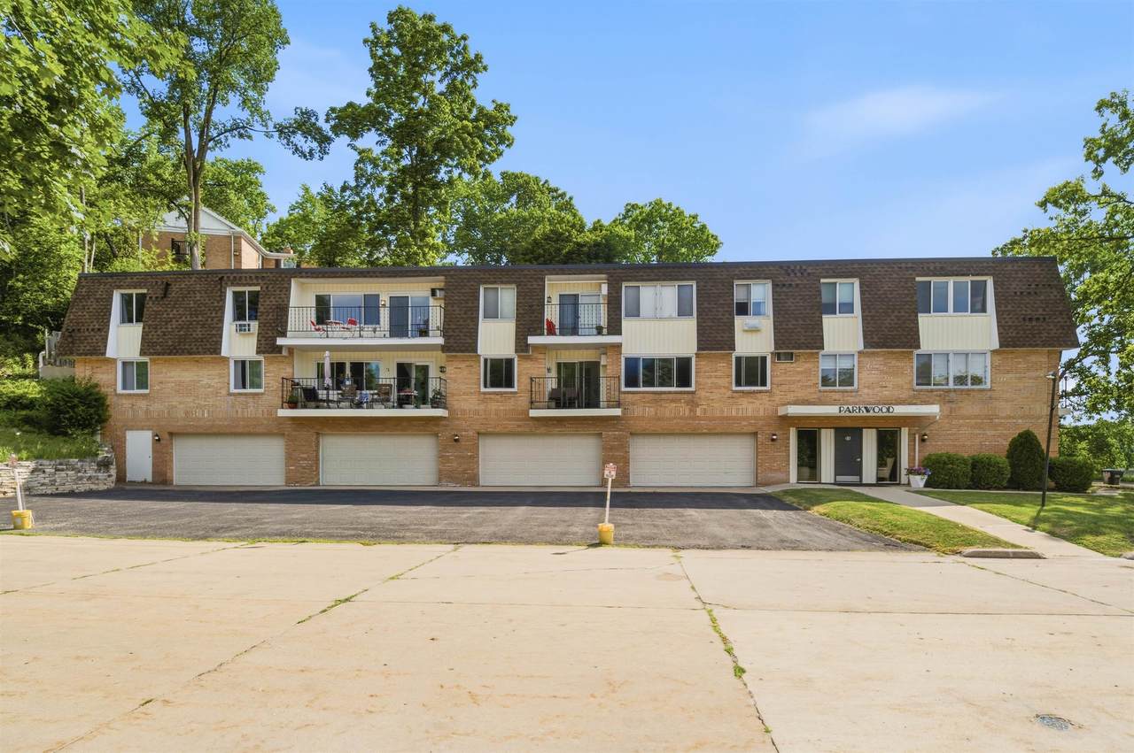 10 Green Bay Court - Photo 1