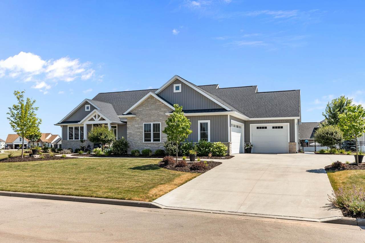 3001 Old Oak Drive - Photo 1