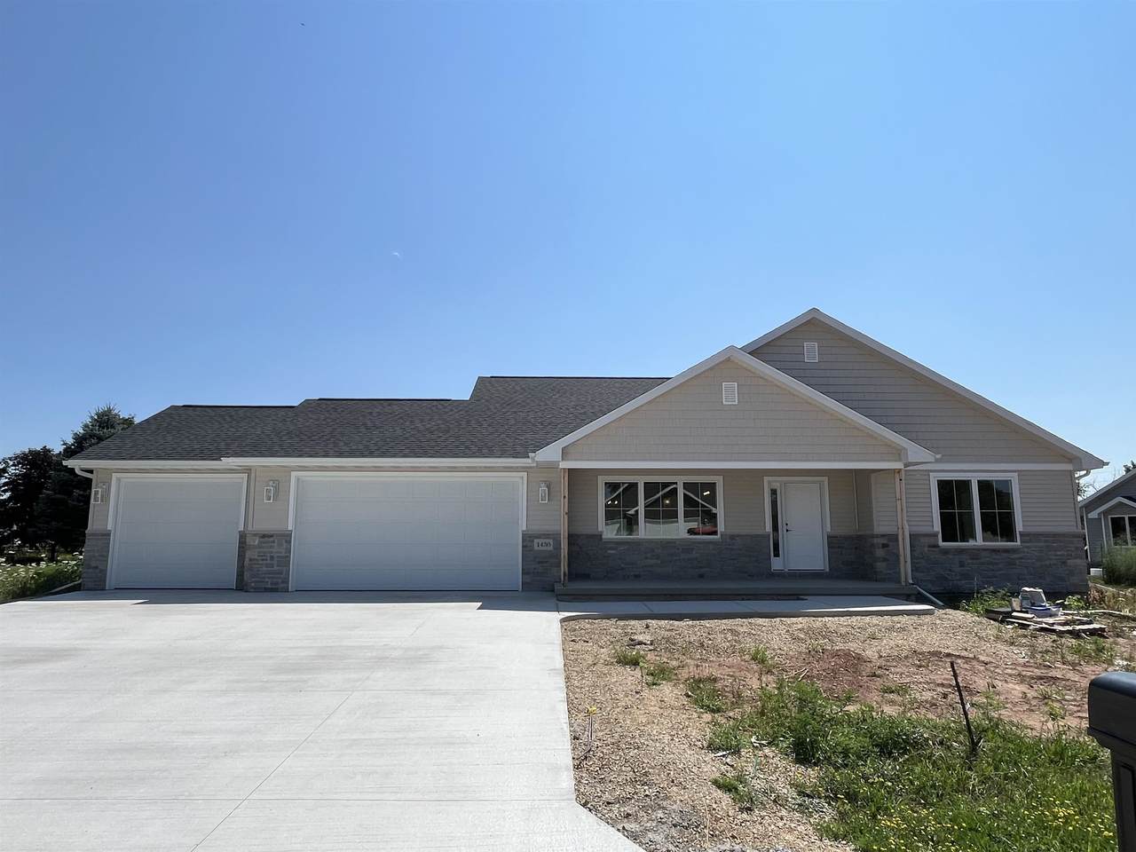 1430 Caroline Drive - Photo 1