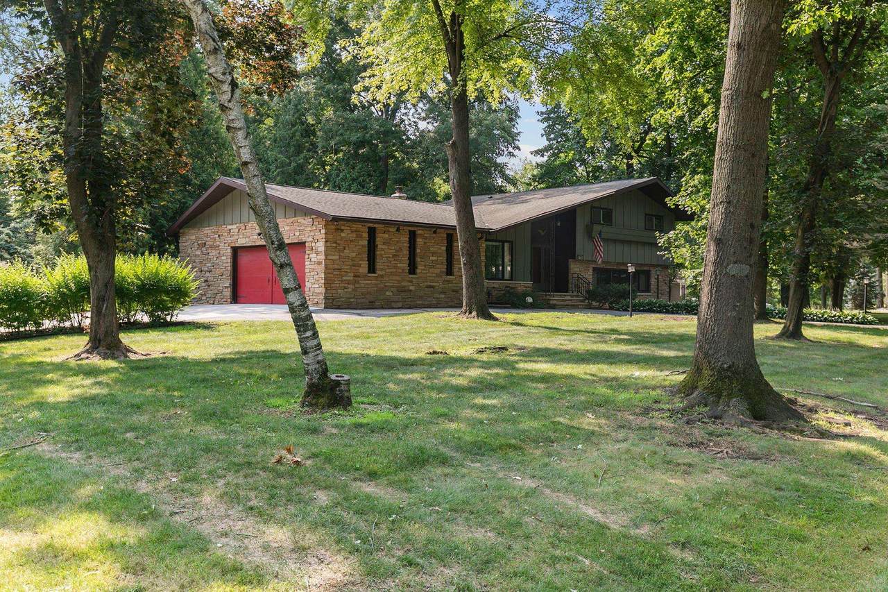 110 Woodside Court - Photo 1