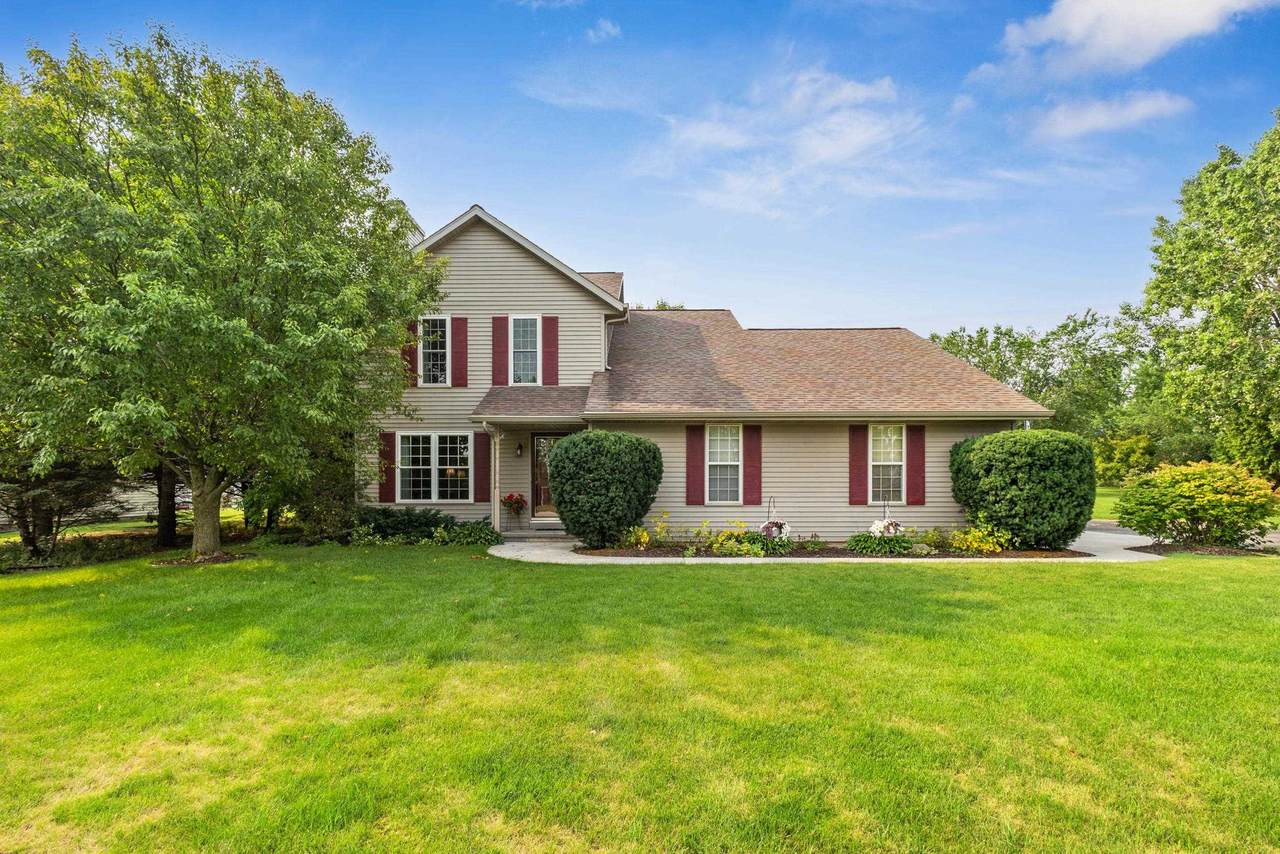 W6889 Greenridge Drive - Photo 1