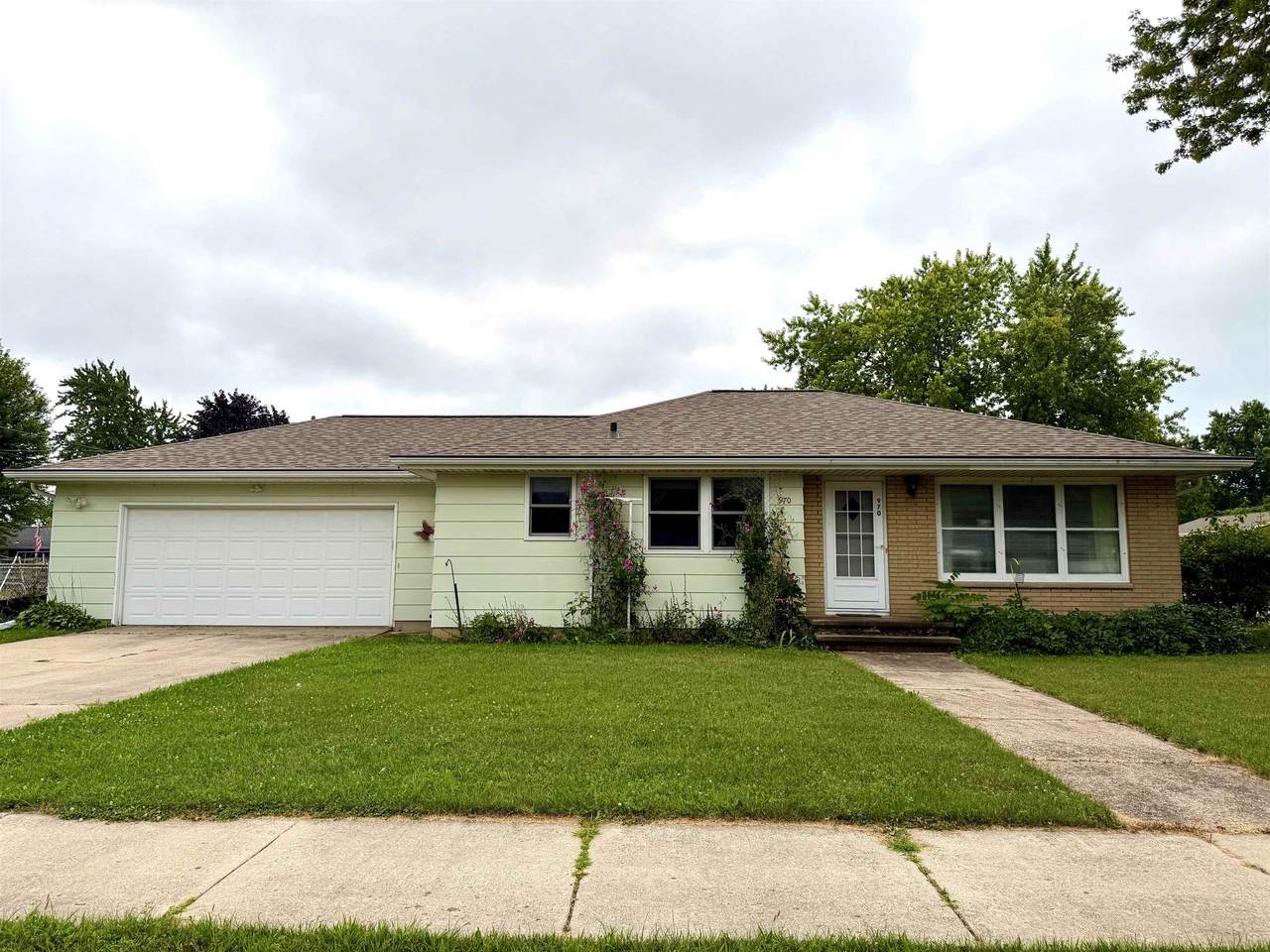 970 Evans Street - Photo 1