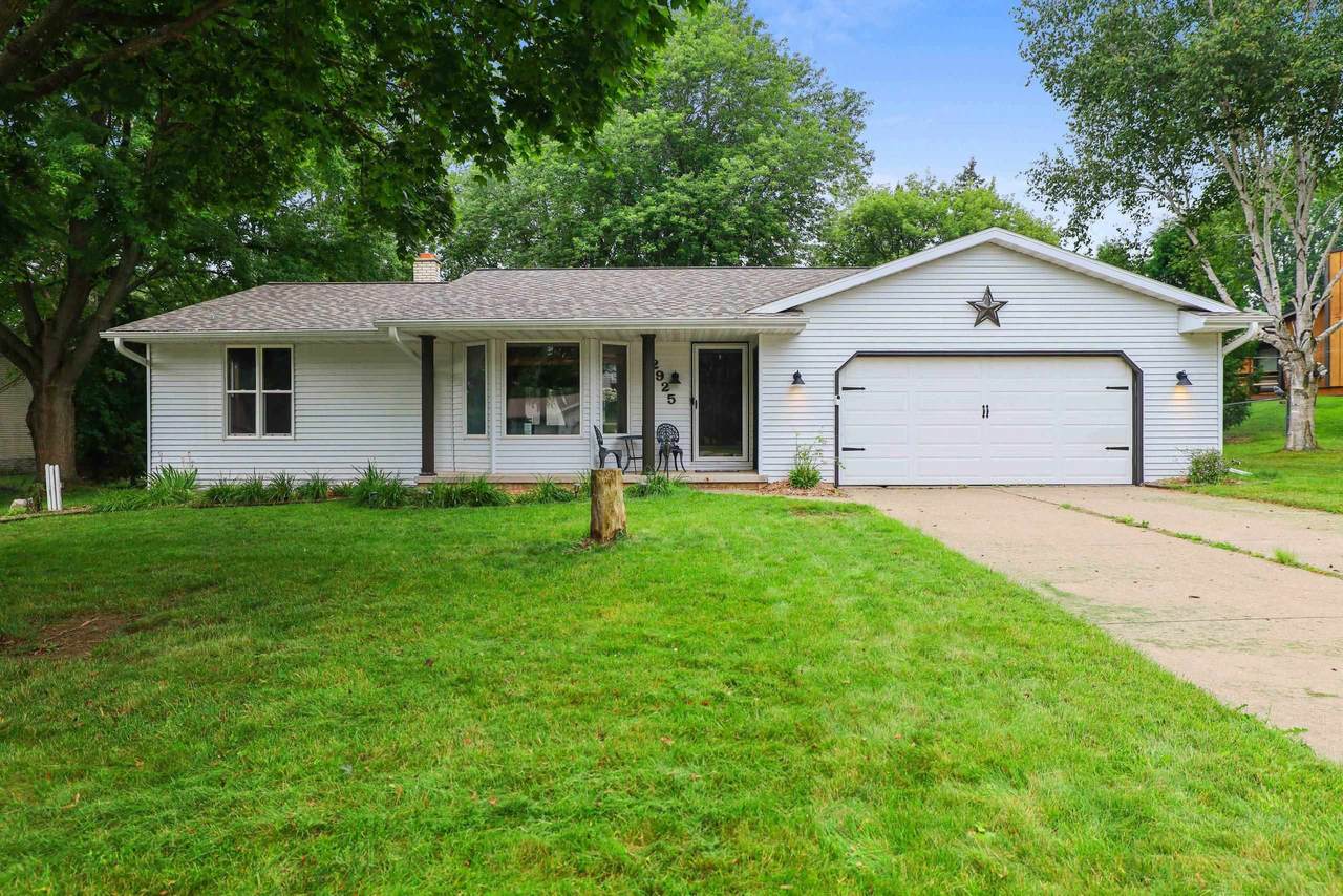 2925 Devroy Lane - Photo 1