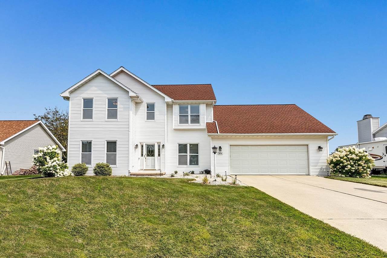 3174 Atlantis Drive - Photo 1
