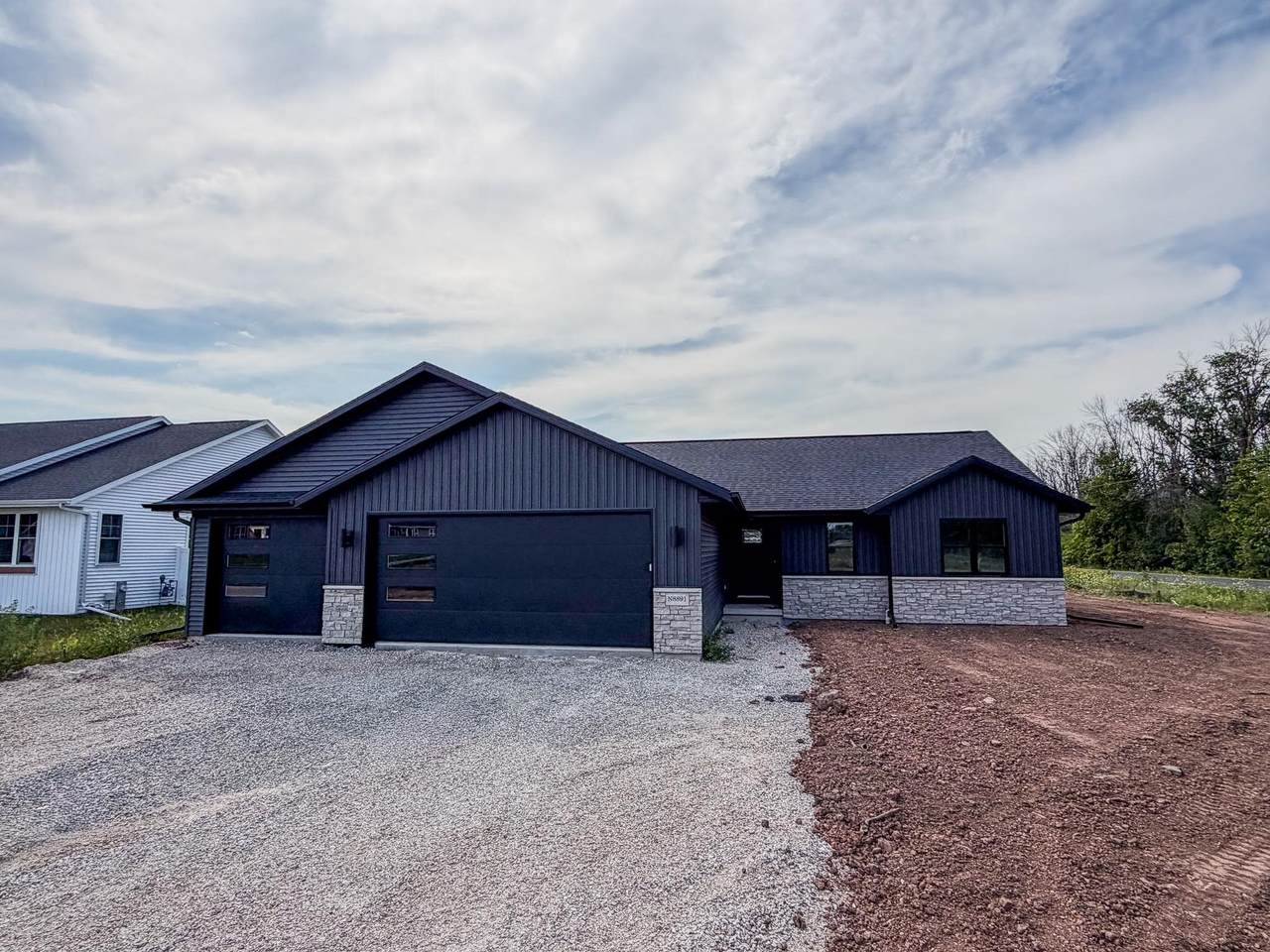 N8891 Killarney Way - Photo 1
