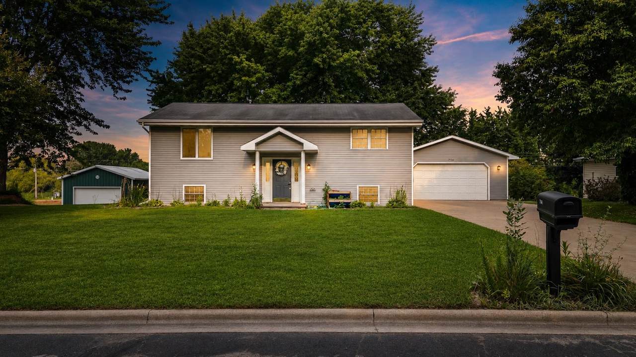 714 Giese Street - Photo 1