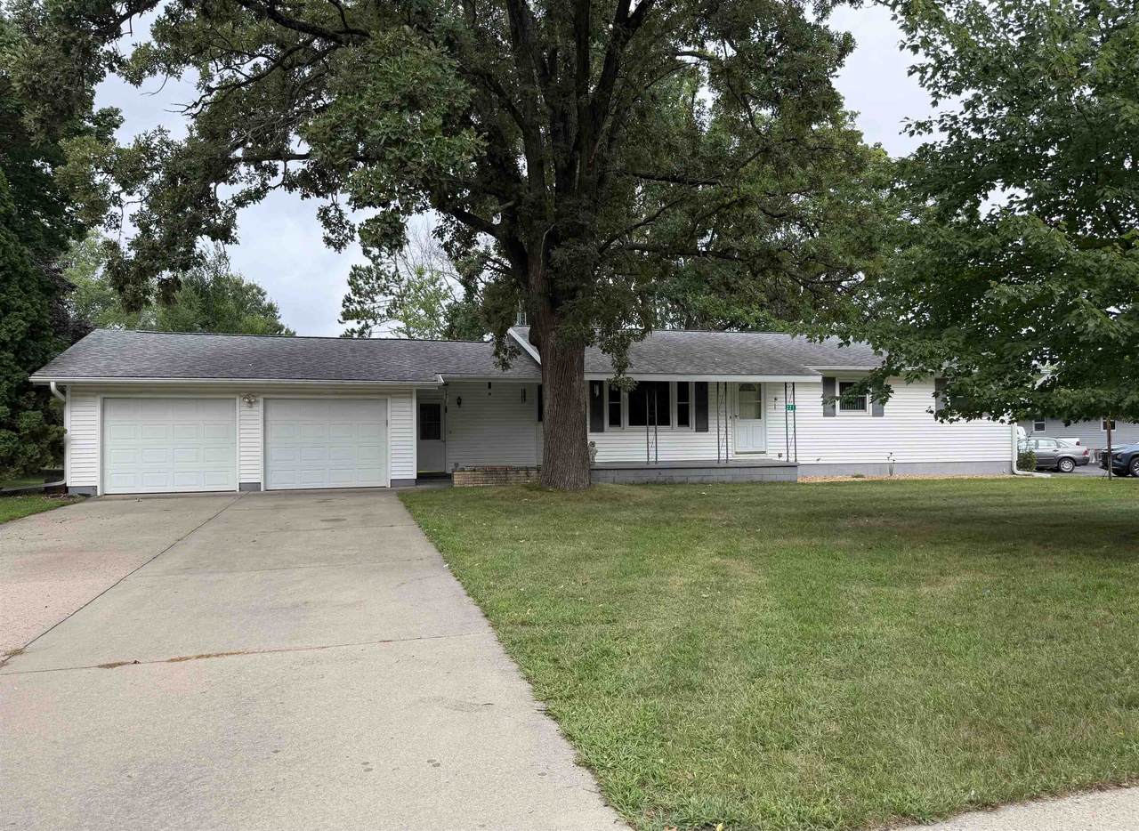 221 Linden Street - Photo 1