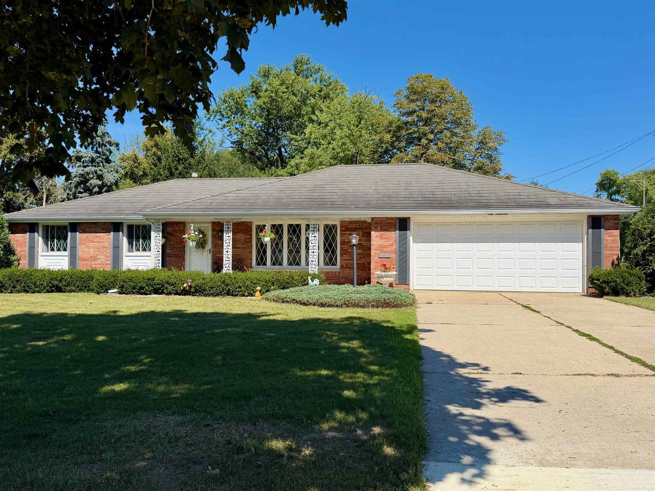 100 St Francis Drive - Photo 1