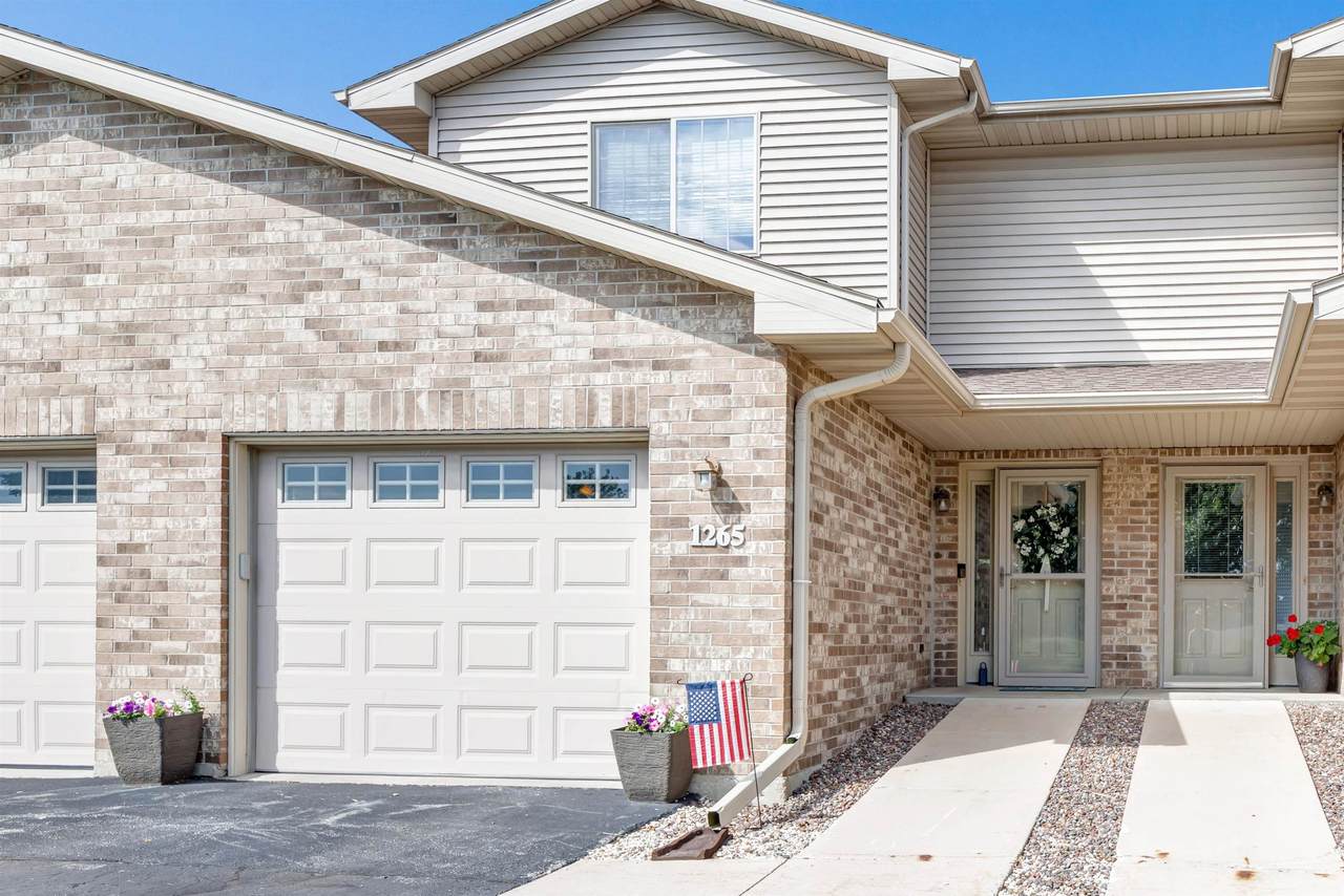 1265 Pond View Circle - Photo 1