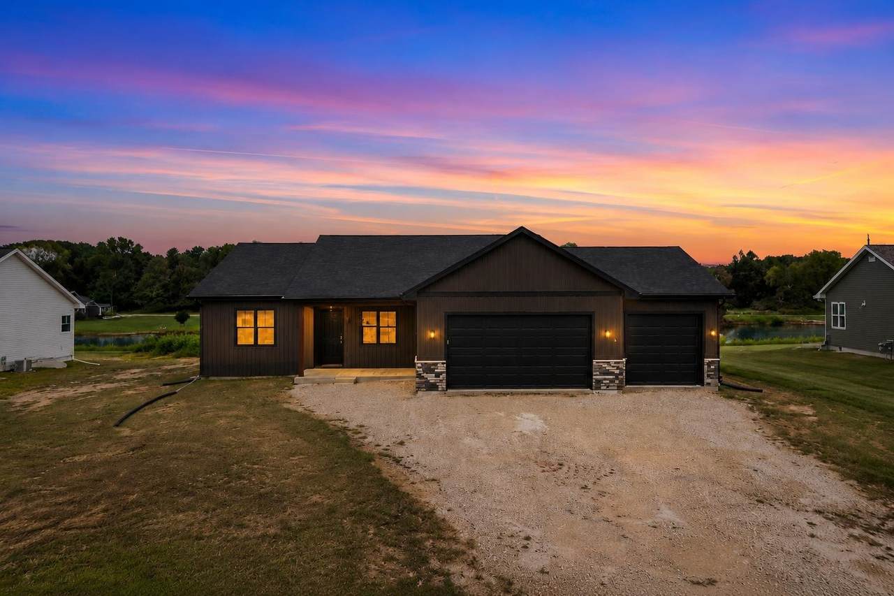 283 Jasmine Drive - Photo 1