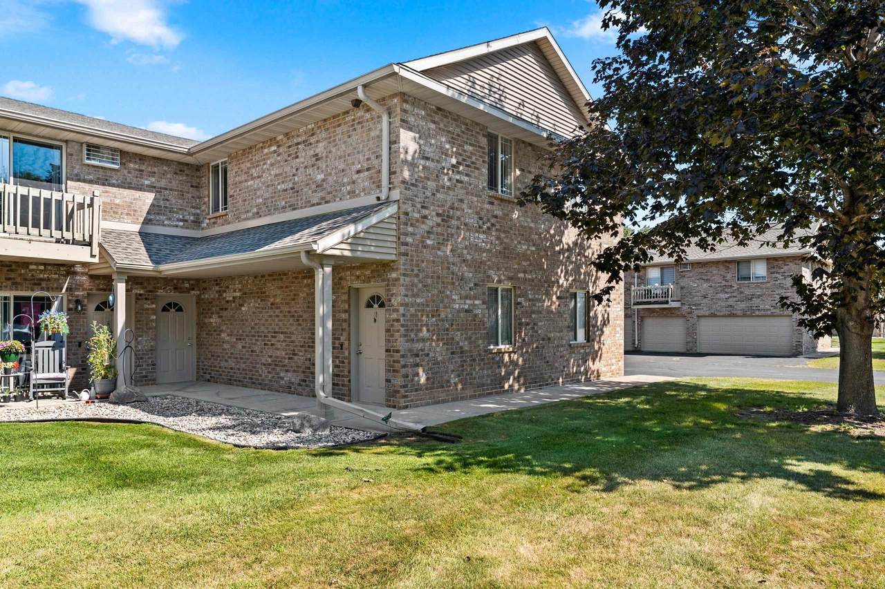 3319 Casaloma Drive - Photo 1