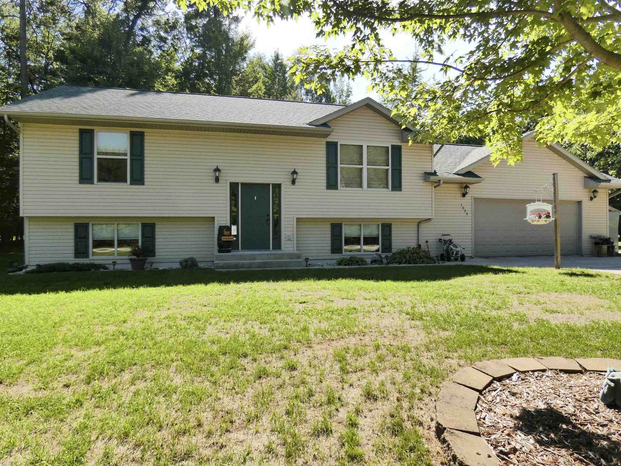 1333 Kloppman Street - Photo 1