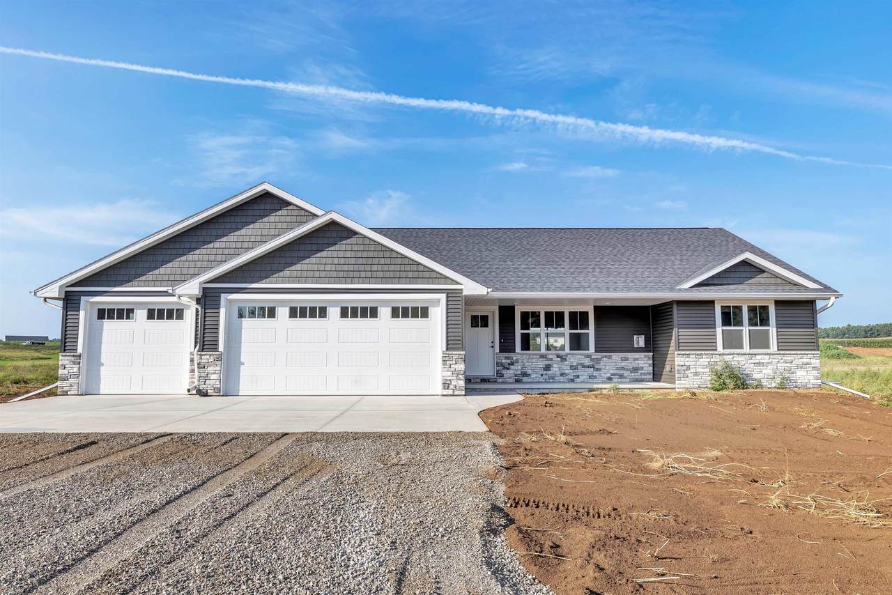 3735 Harolds Way - Photo 1