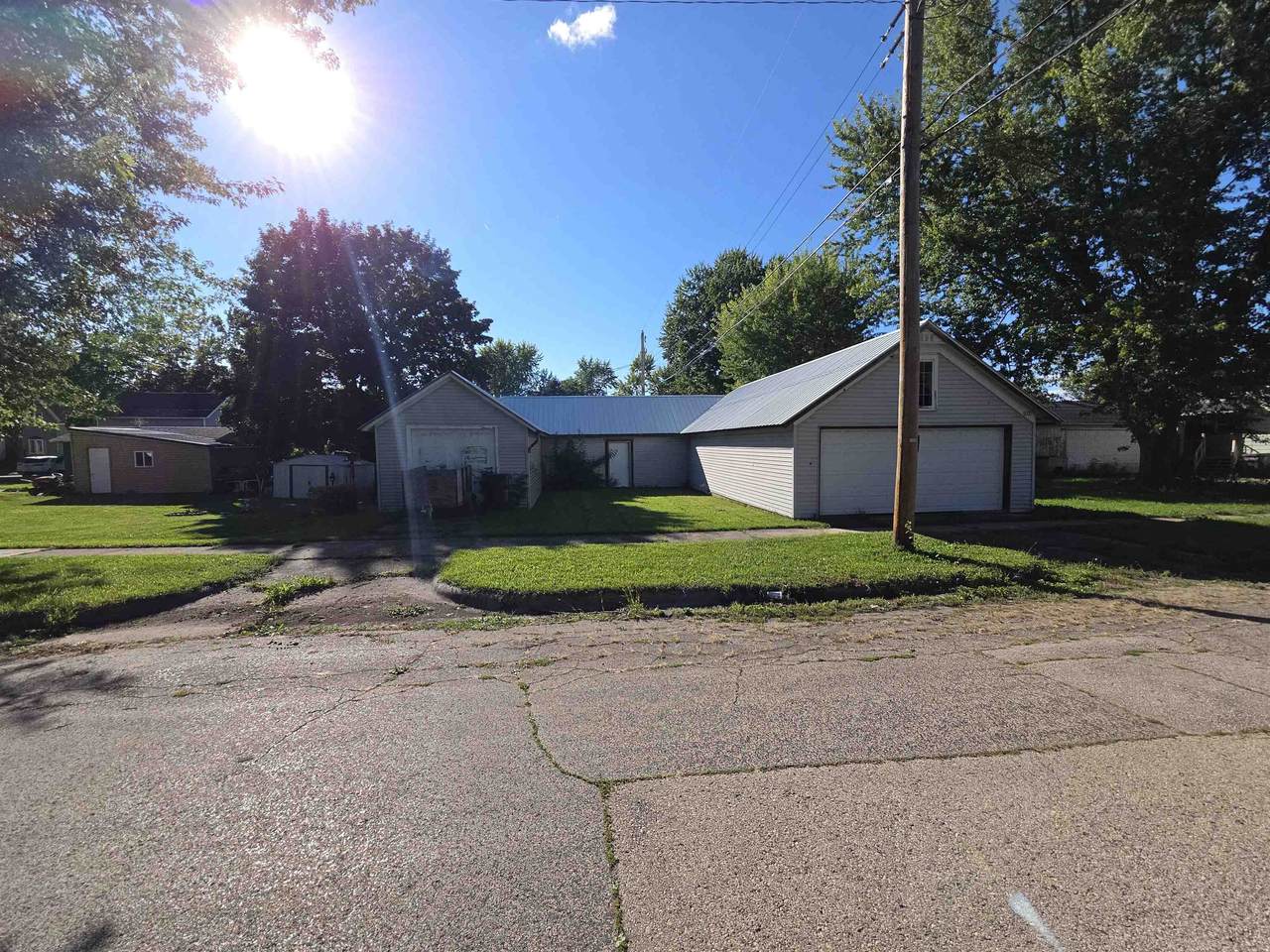 233 Frontier Street - Photo 1