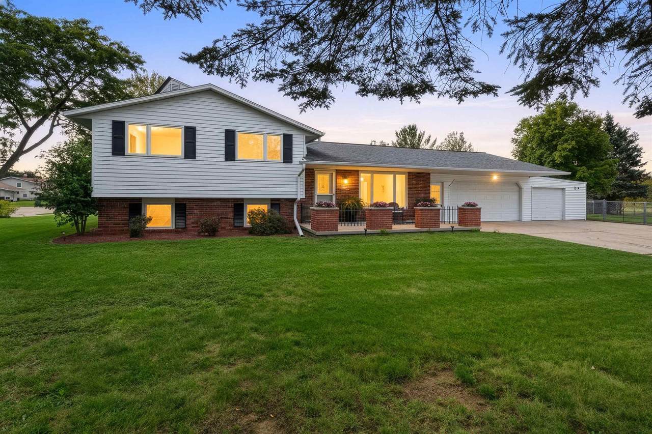 3467 Golf Drive - Photo 1