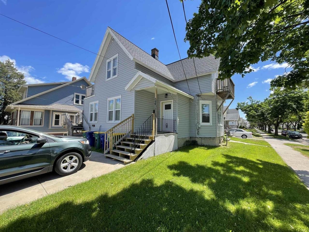 800 St George Street - Photo 1