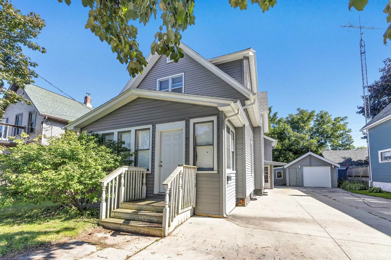 729 20TH Street - Photo 1