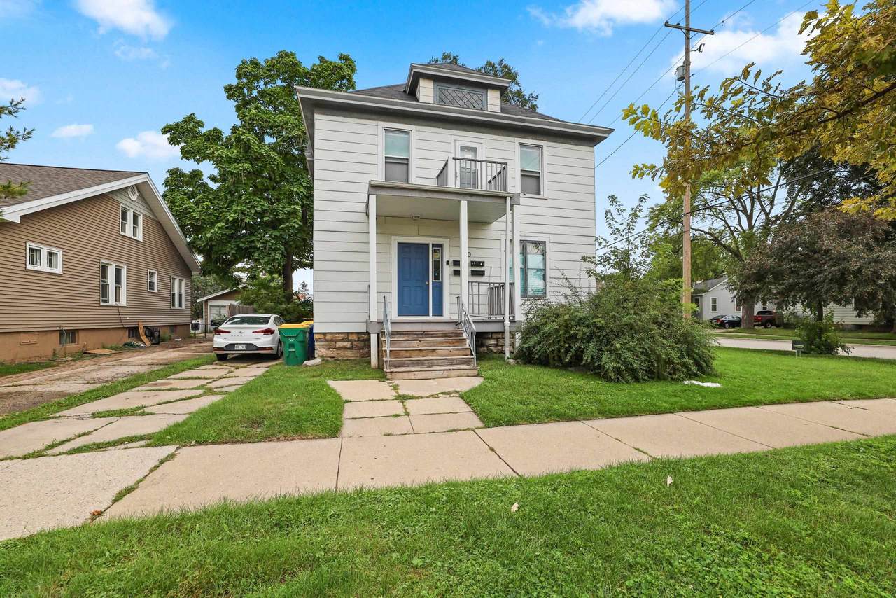 200 Maple Avenue - Photo 1