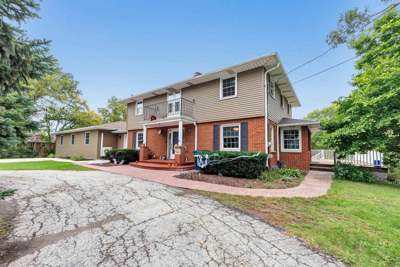 2839 Broadway - Photo 1