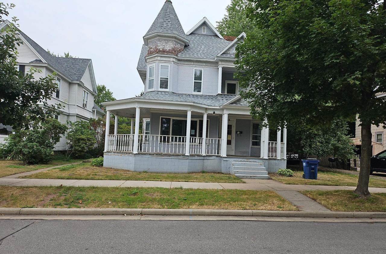 904 Washington Street - Photo 1