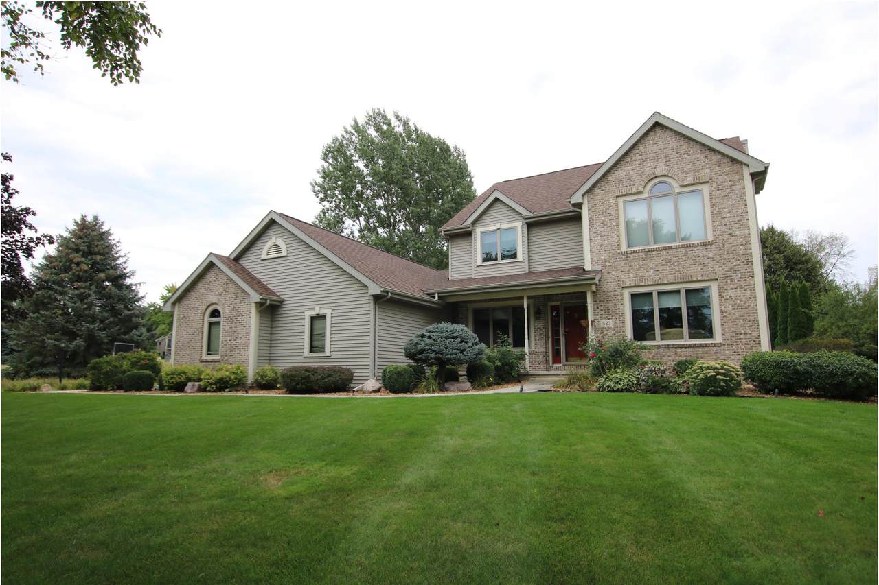 523 Ledgewood Drive - Photo 1