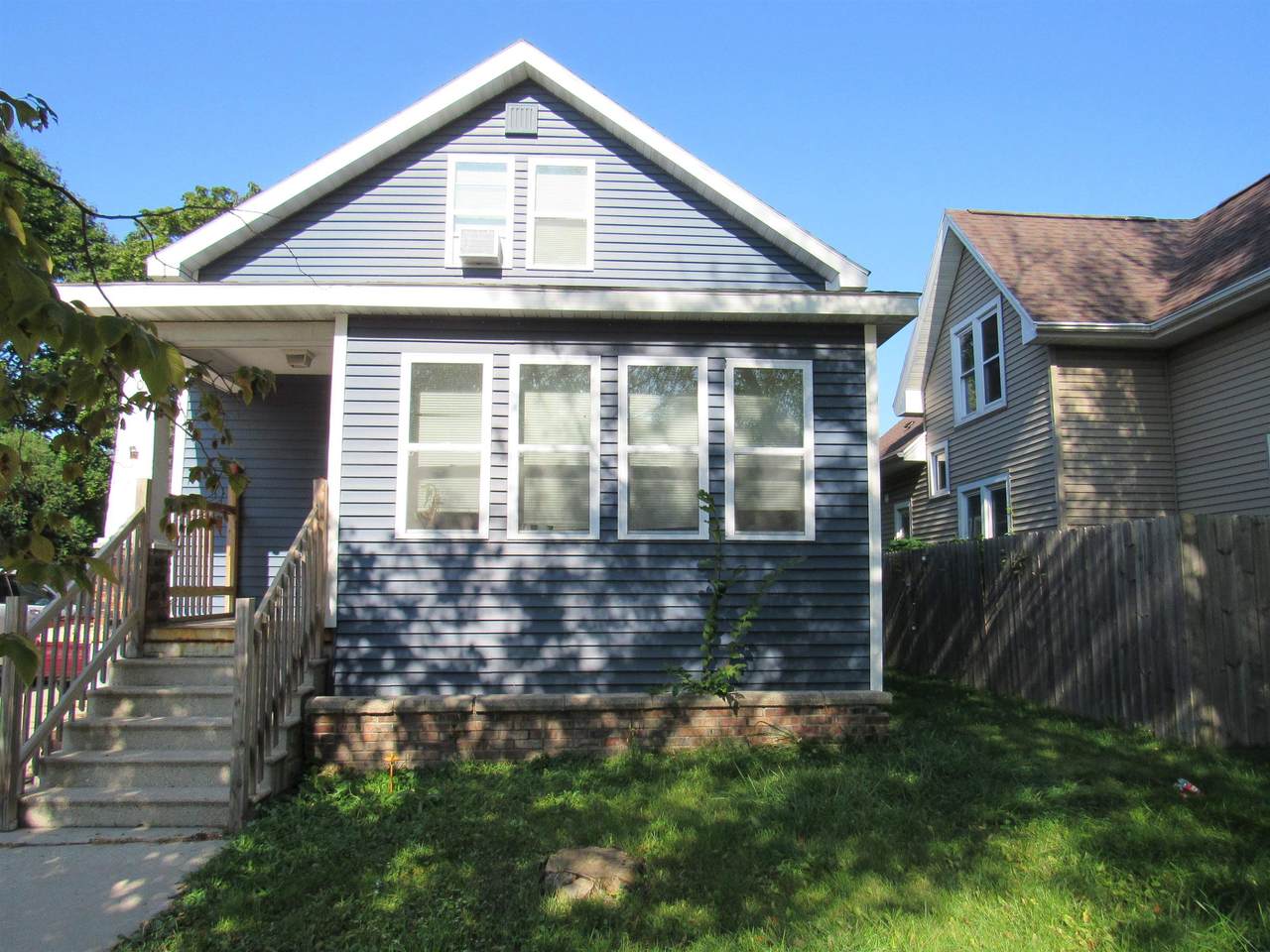 904 Maple Avenue - Photo 1