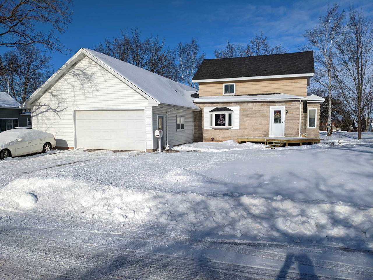 613 Shawano Street - Photo 1
