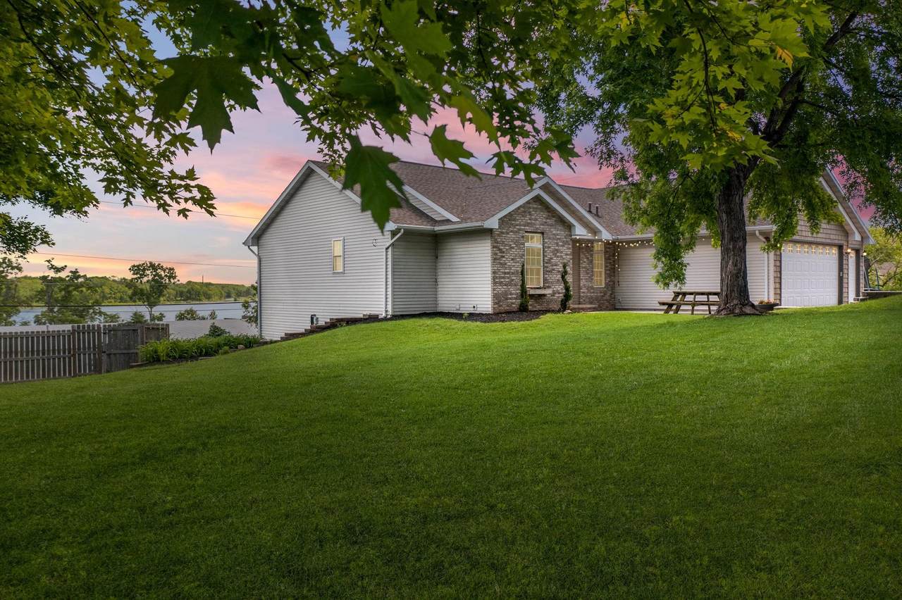 210 Lom Street - Photo 1