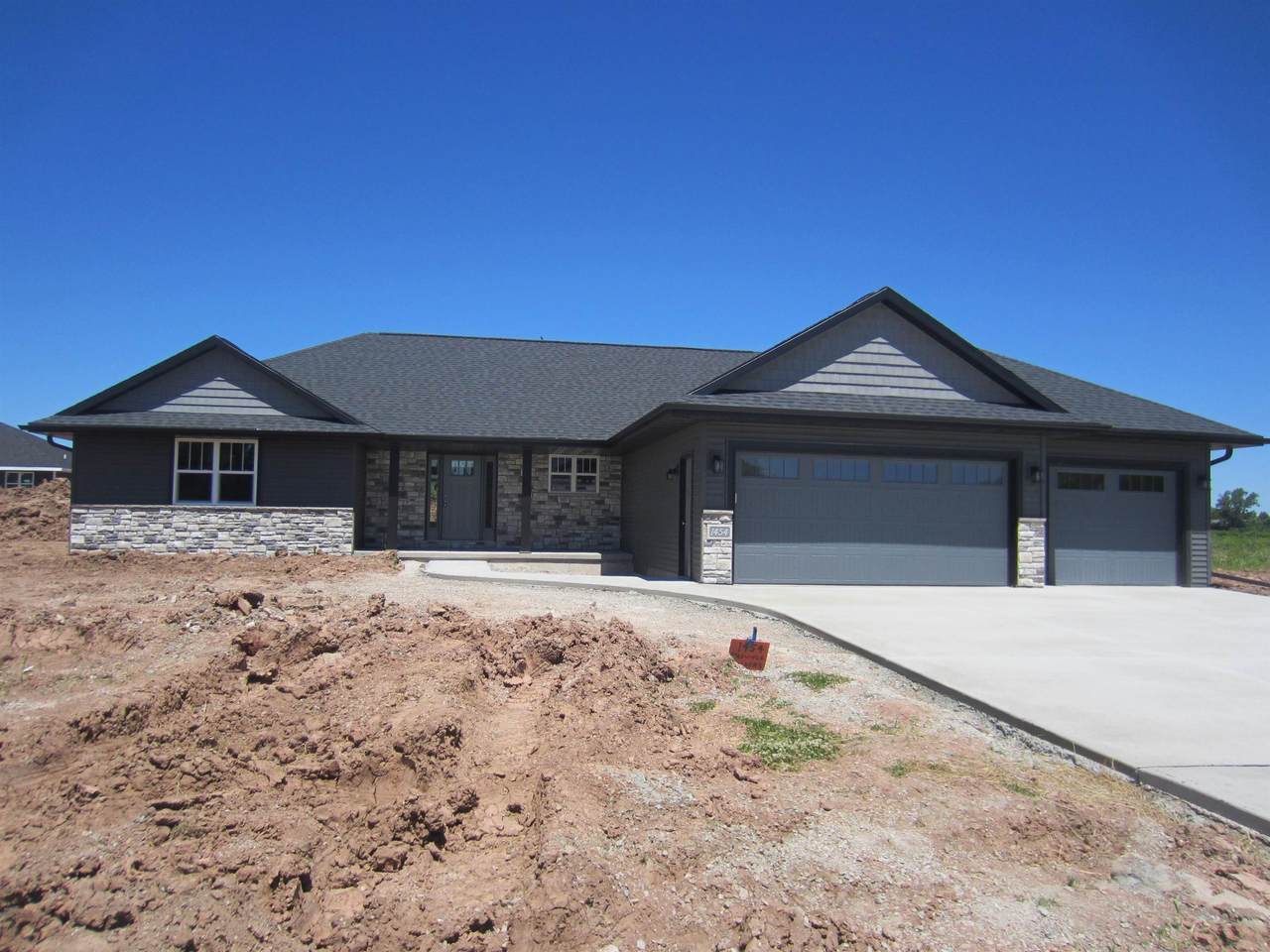 1454 Chickory Court - Photo 1