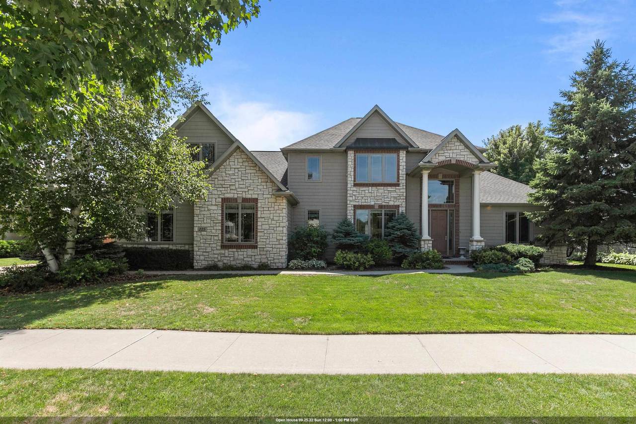 225 Stratford Lane - Photo 1