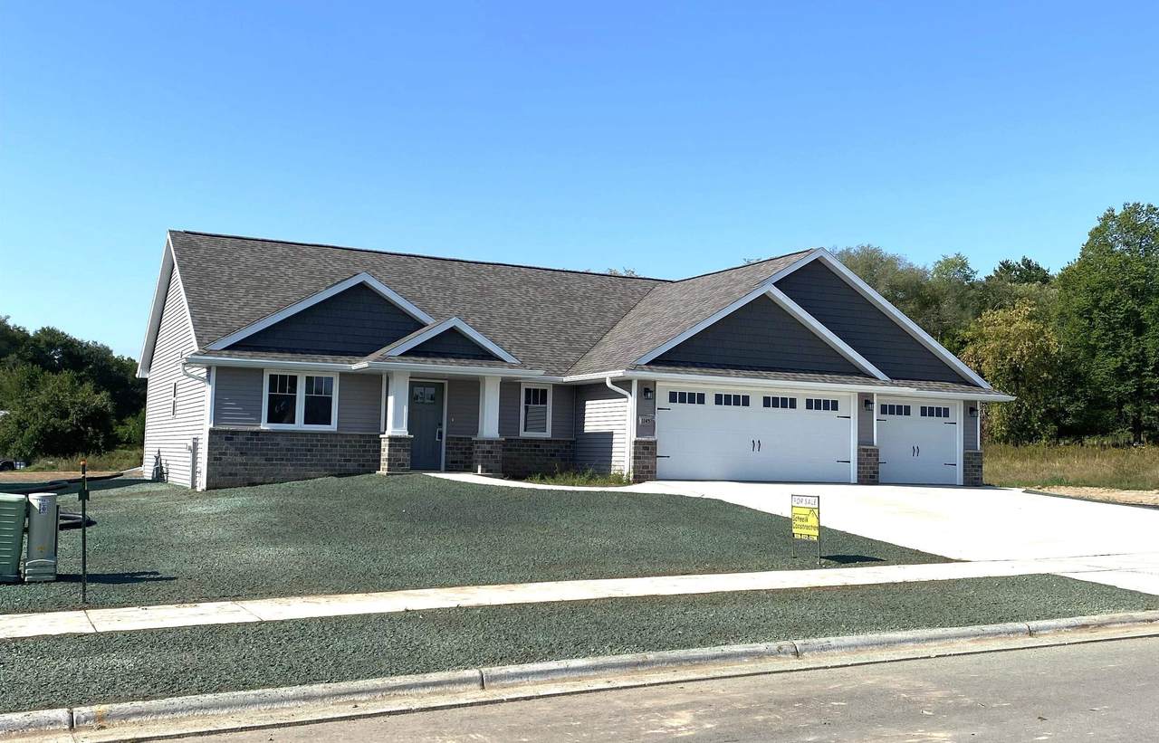 1145 Crescent Hill - Photo 1