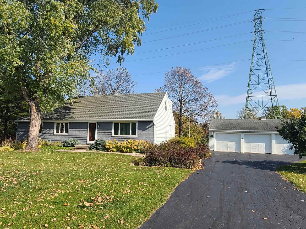 1955 Lynn Drive - Photo 1
