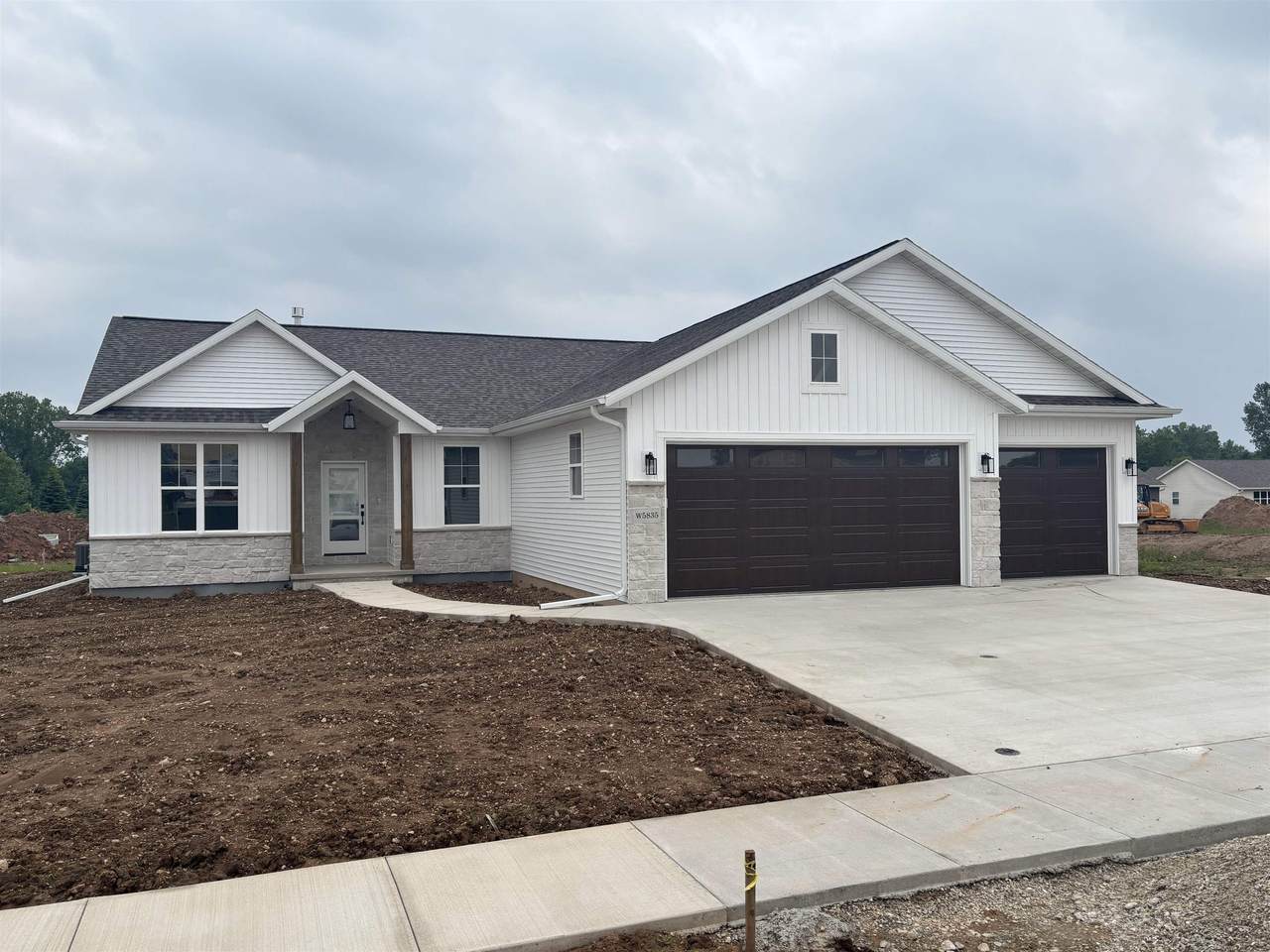 W5835 Roundstone Place - Photo 1