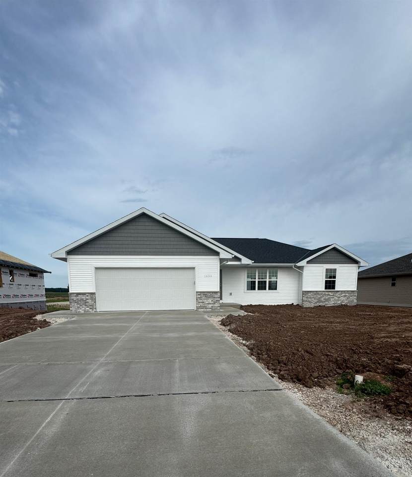 1633 Frontier Road - Photo 1