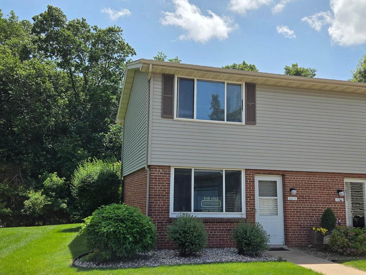 929 West Court - Photo 1