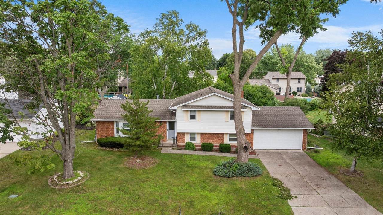 517 Hilltop Drive - Photo 1