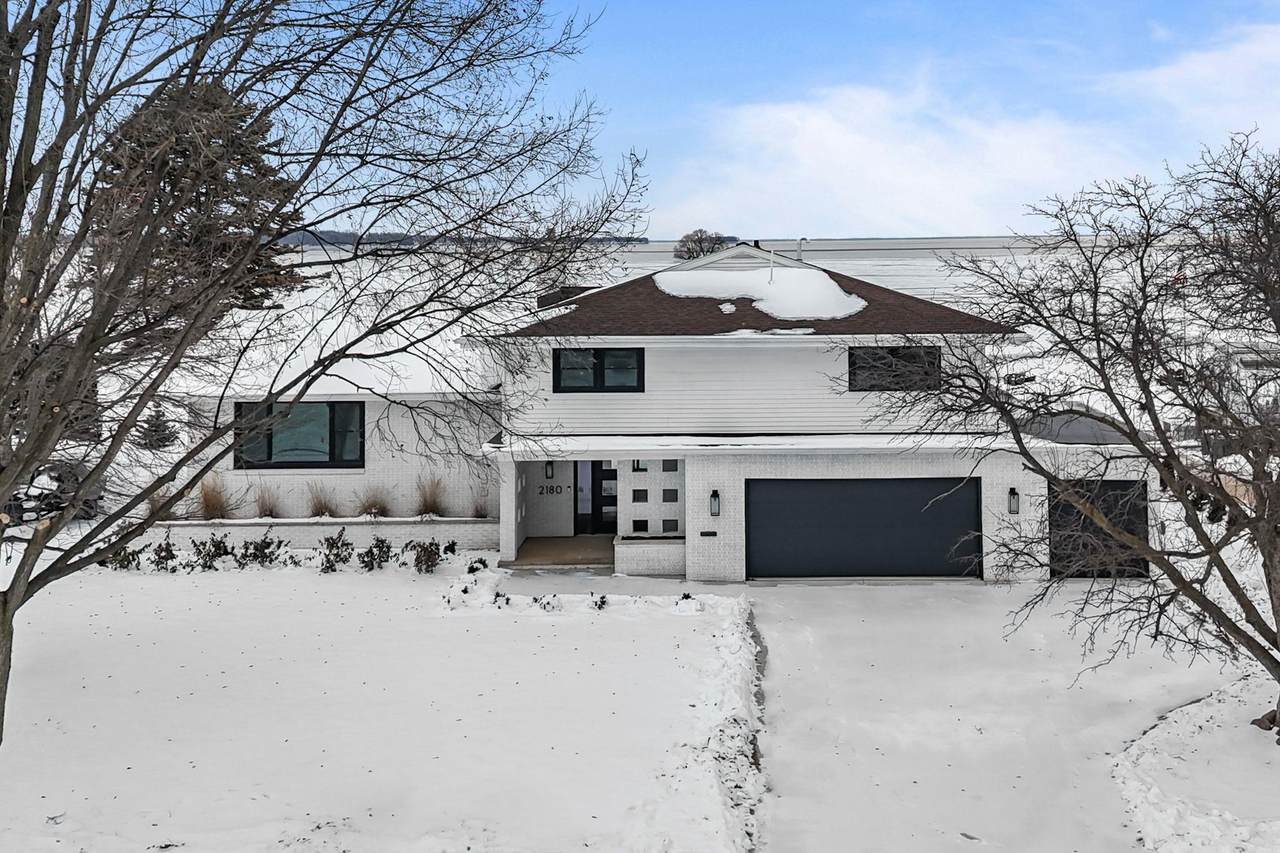 2180 White Swan Drive - Photo 1