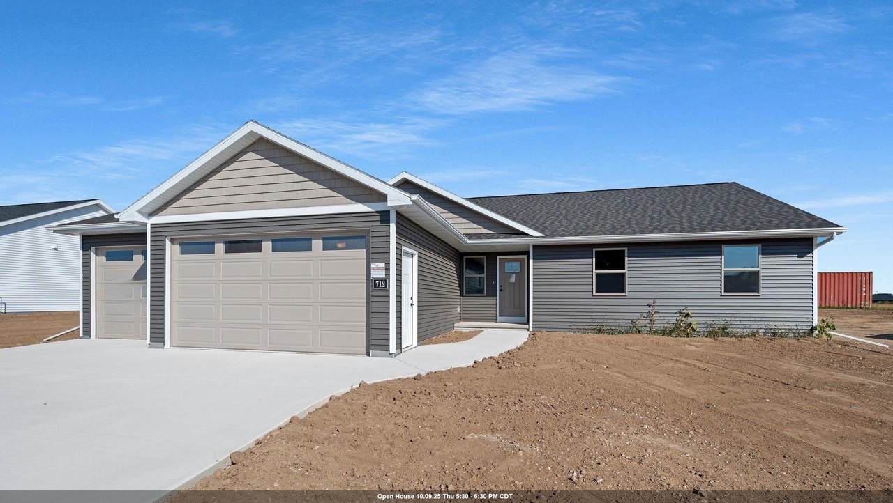 712 Bessy Lane - Photo 1