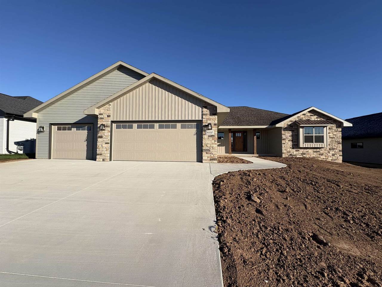 4052 Antwerp Avenue - Photo 1