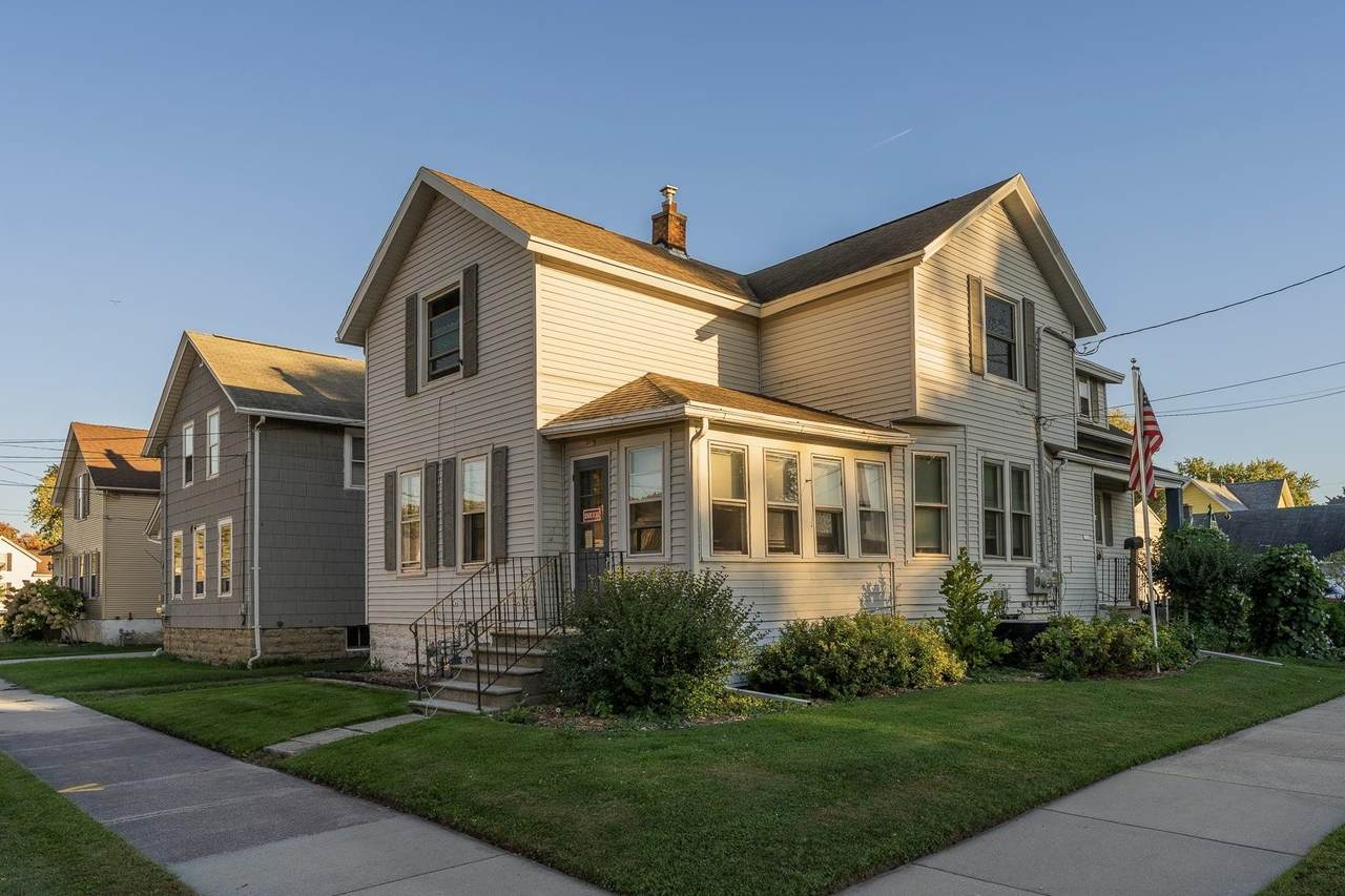 457 12TH Avenue - Photo 1