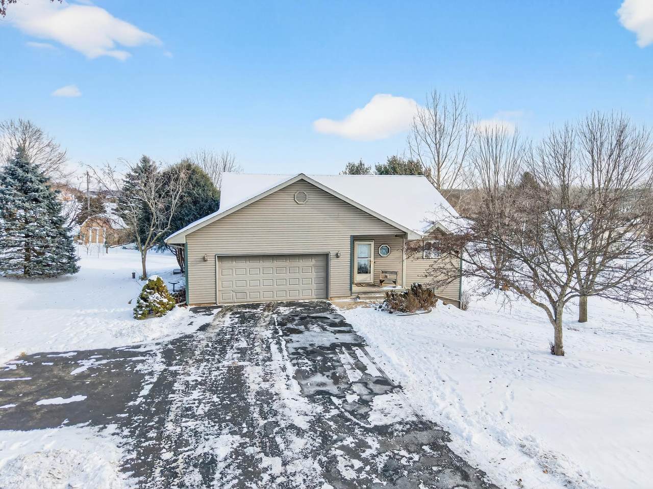 N5842 Lakeview Drive - Photo 1