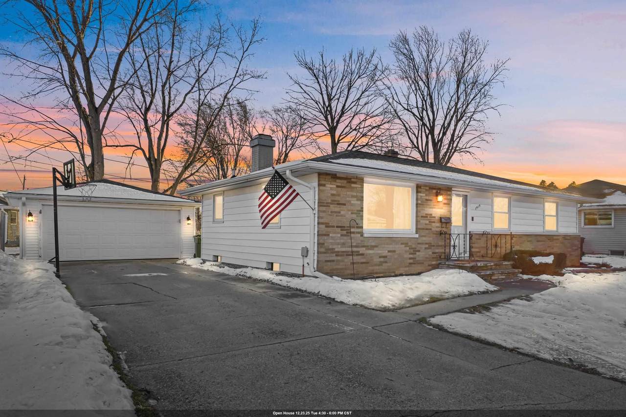 1419 3RD Street - Photo 1