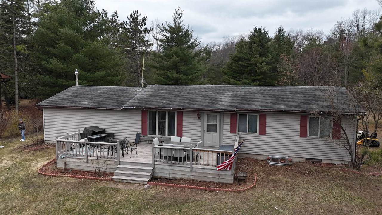 N1240 Otter Ponds Lane - Photo 1